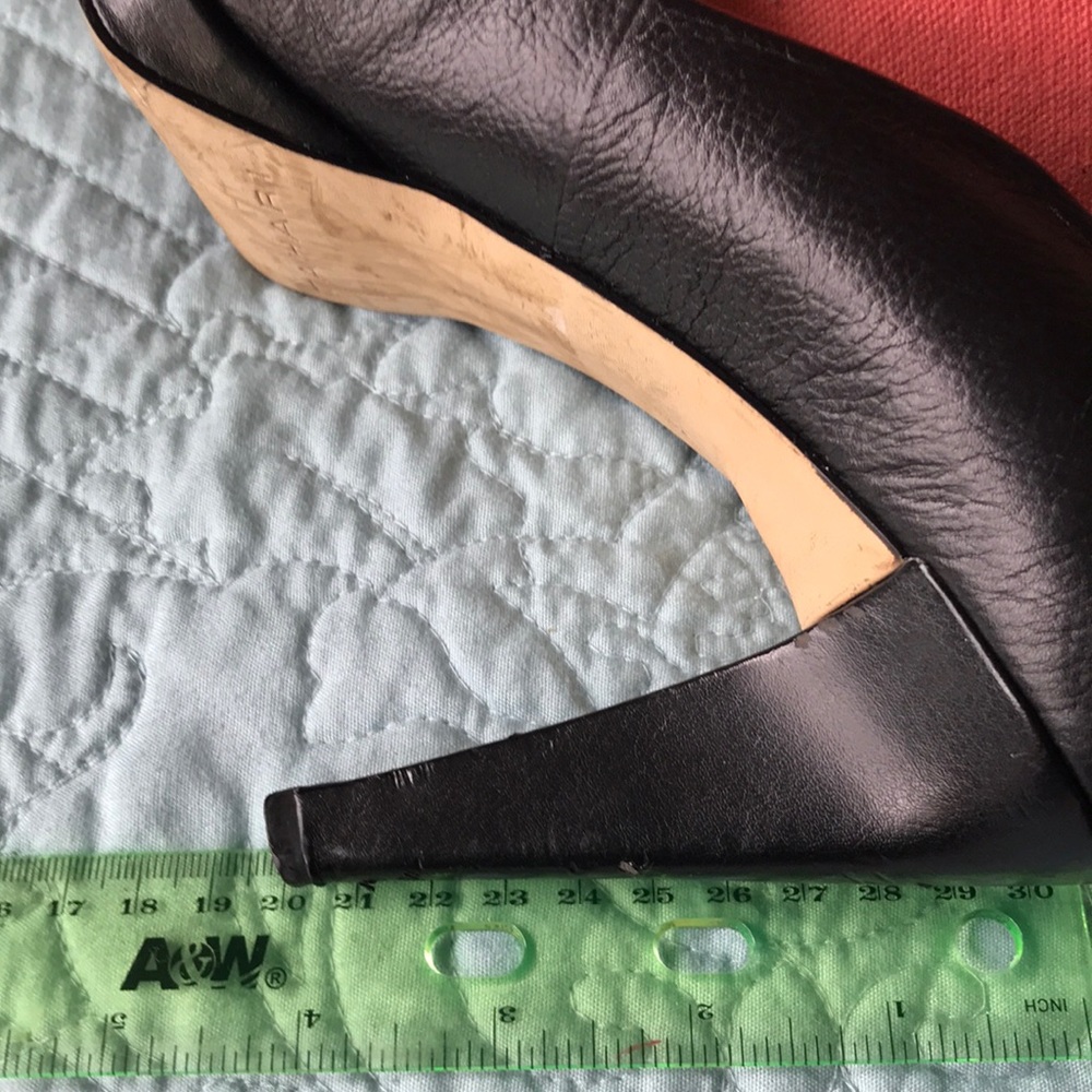 Shoes - Picture 3 of 4